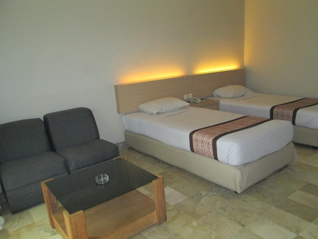 Grand Hotel Lembang Buitenkant foto