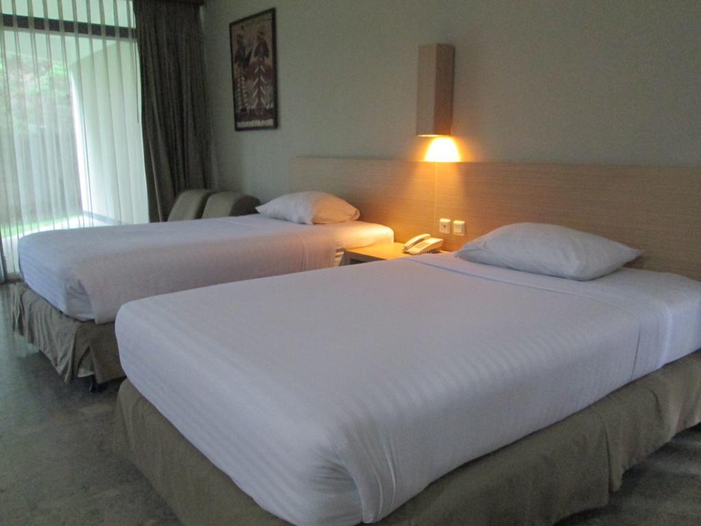 Grand Hotel Lembang Buitenkant foto
